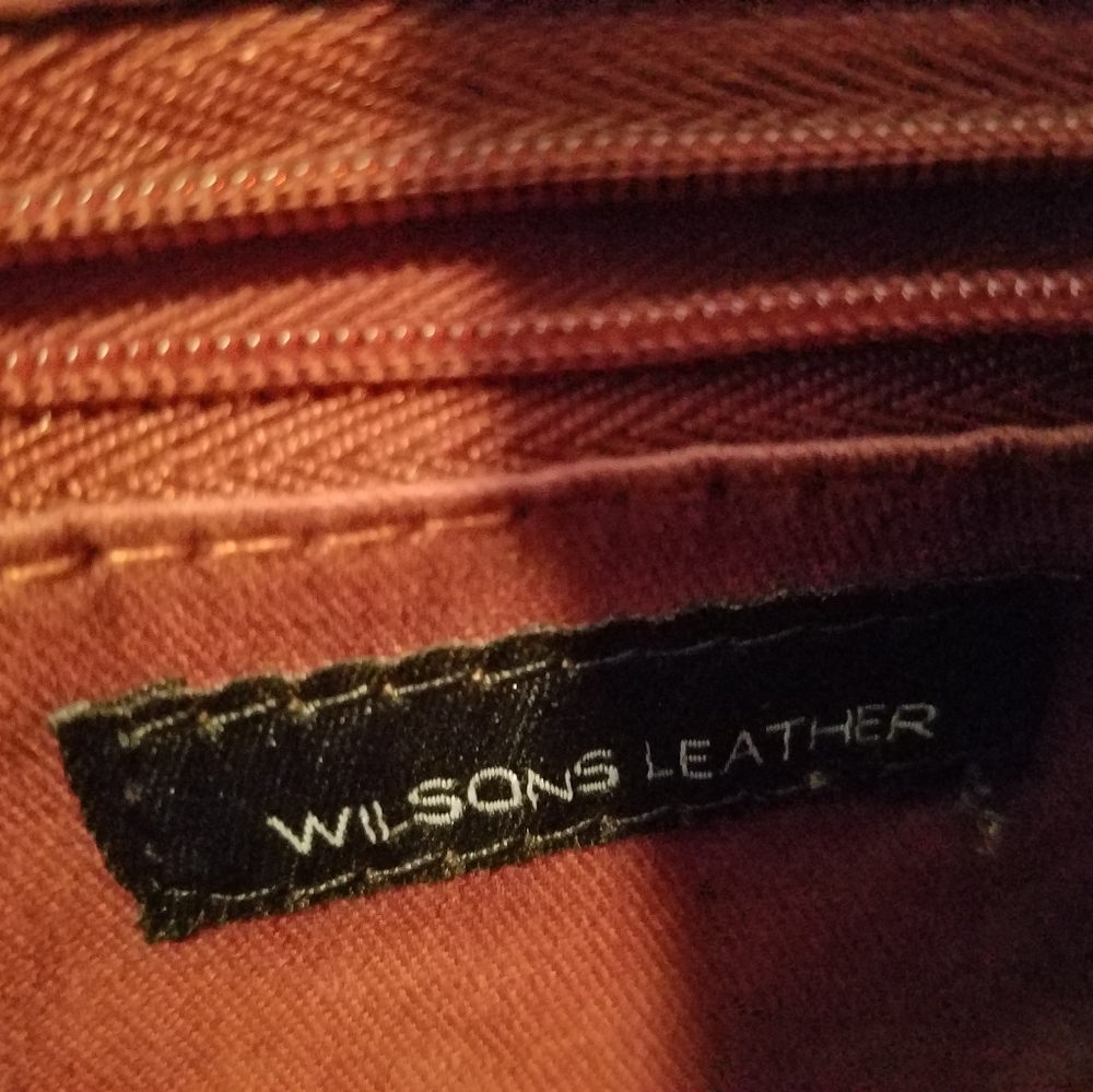 Wilsons Leather Co Burgundy Wine Colored Leather Shoulder and Crossbody Purse - Picture 6 of 8